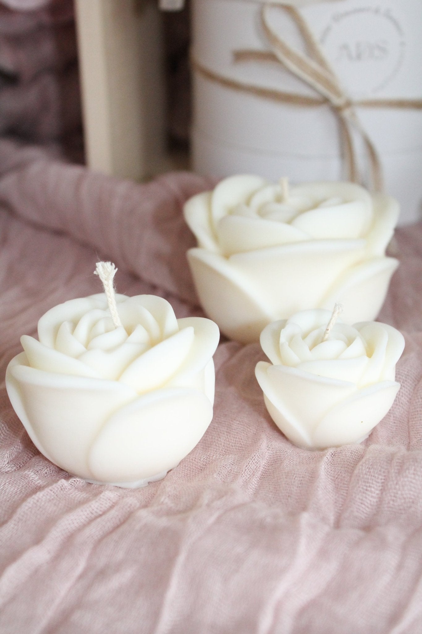 Bougies ROSES (lot de 3) ” – cire végétale & parfum de grasse - L'Atelier Douceurs & Senteurs