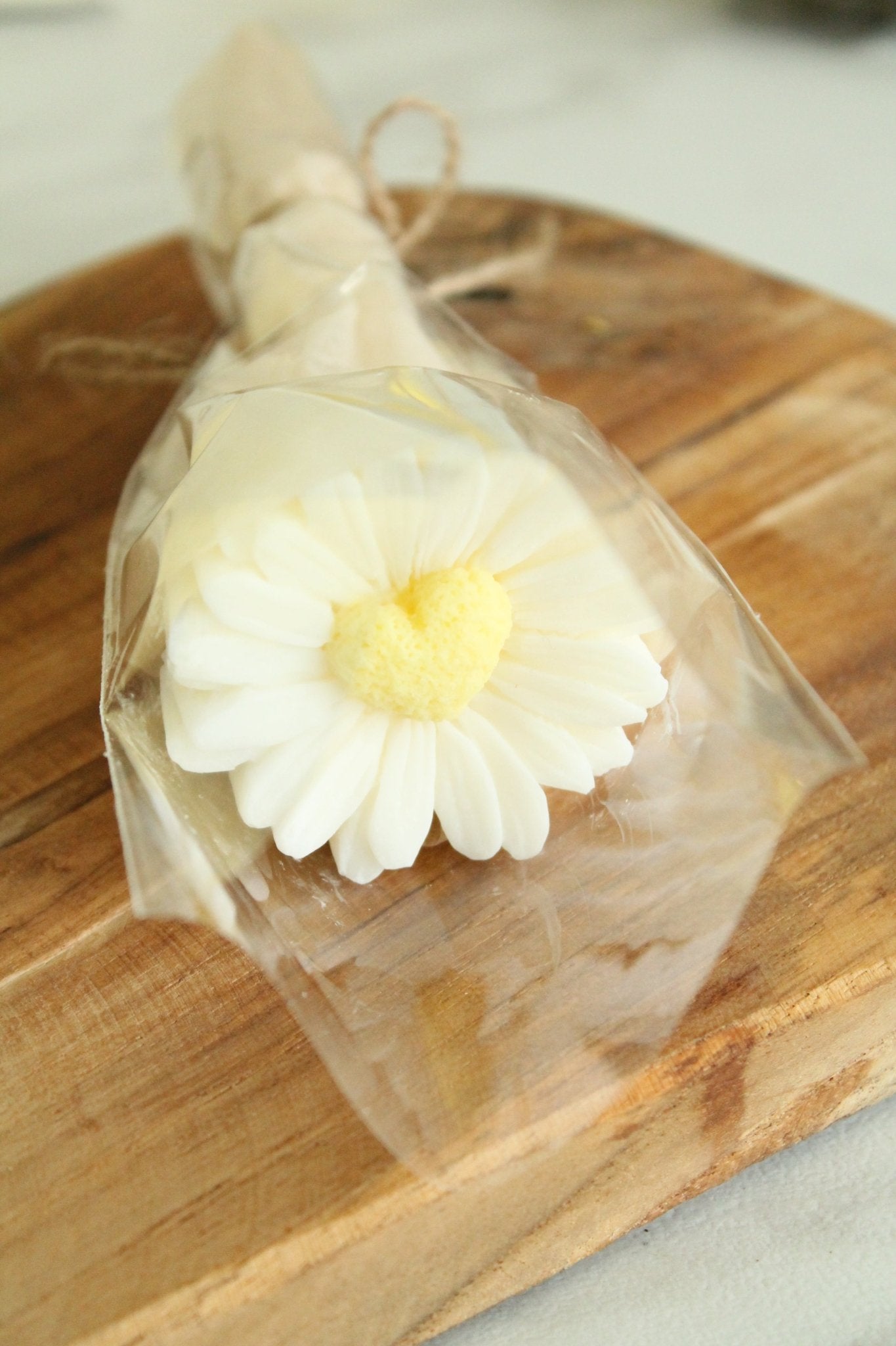 Bouquet Marguerite "fondant parfumé” – cire végétale & parfum de grasse - L'Atelier Douceurs & Senteurs