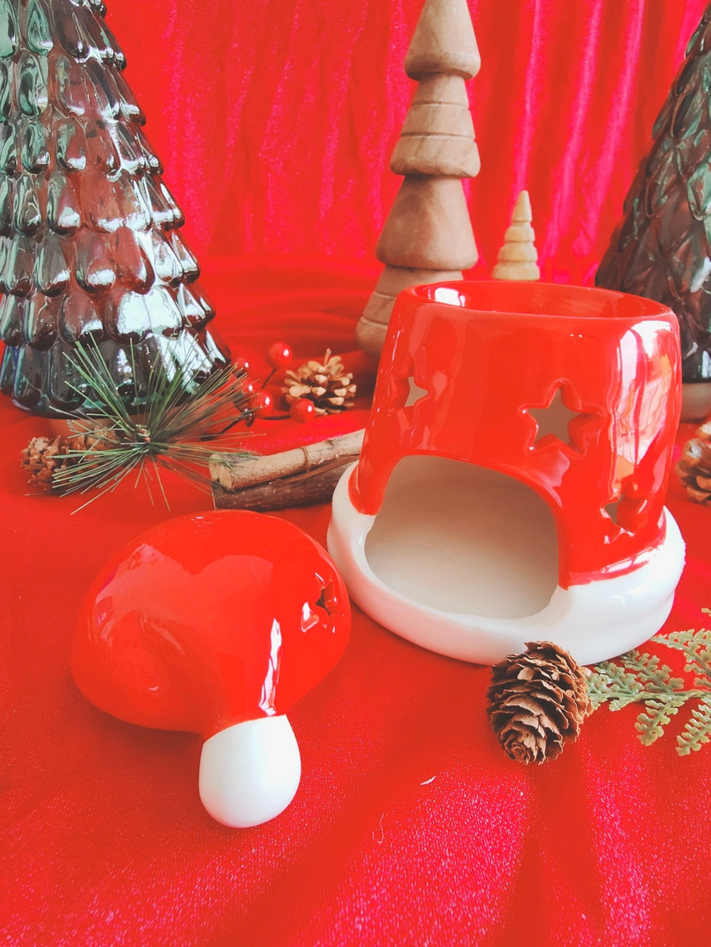 Brûle - parfum en céramique – “Chapeau du Père Noël” (Édition Limitée Noël 2025) - L'Atelier Douceurs & Senteurs