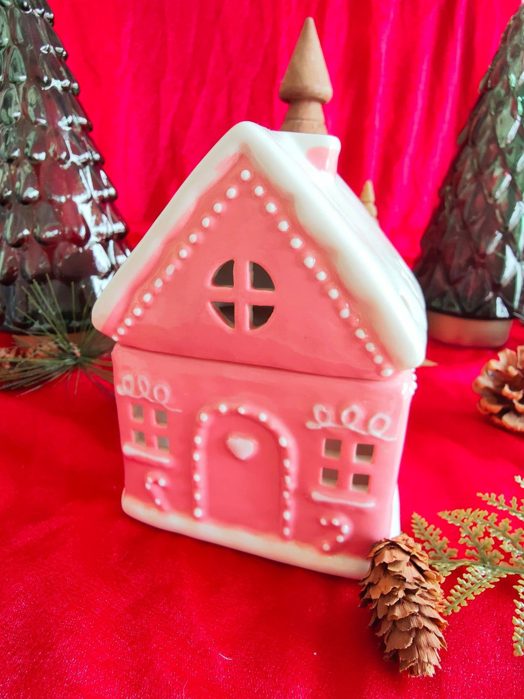 Brûle - parfum en céramique – “Maison pain d'épices ROSE ” (Édition Limitée Noël 2025) - L'Atelier Douceurs & Senteurs