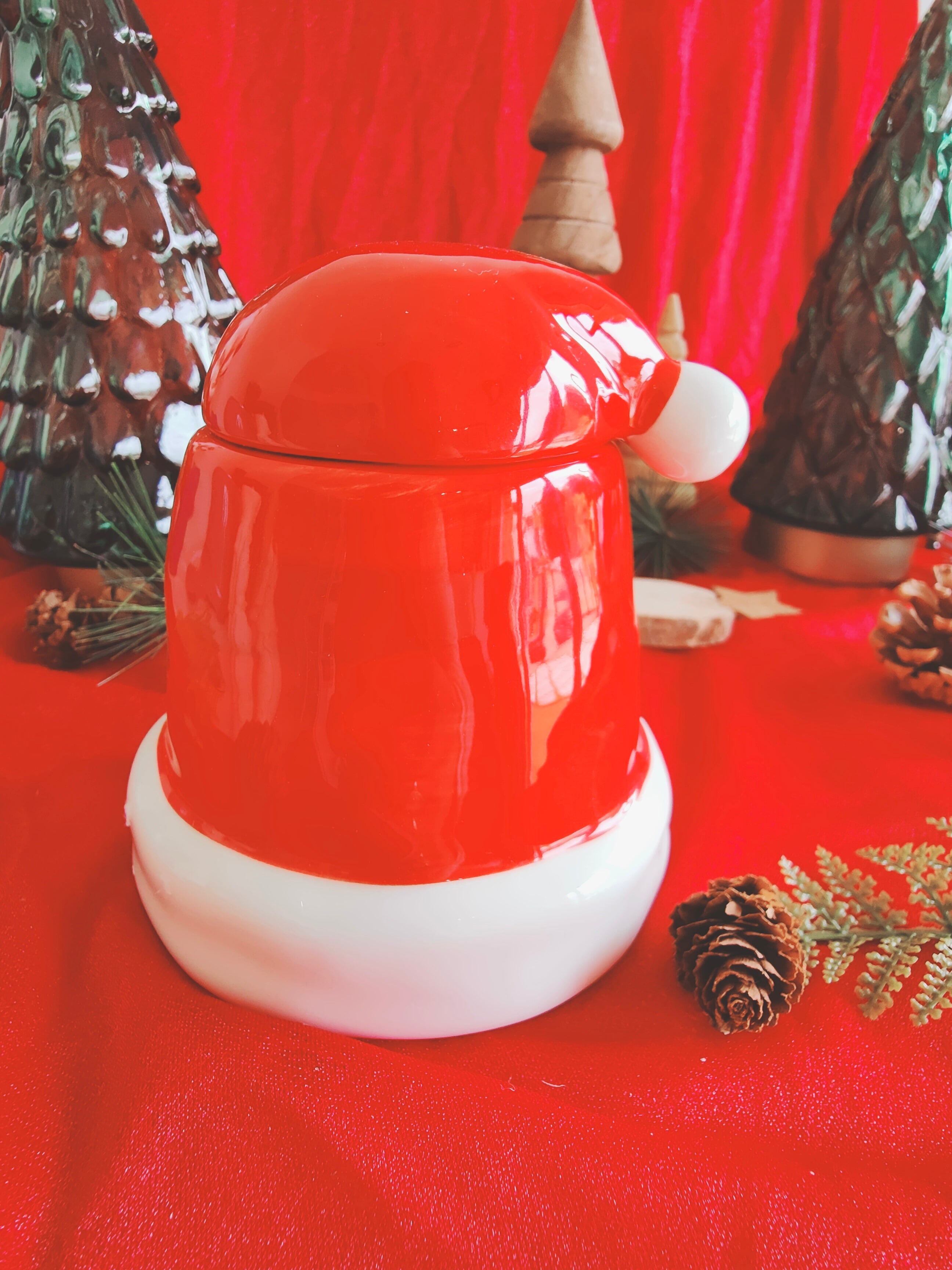 Brûle-parfum en céramique – “Chapeau du Père Noël”  (Édition Limitée Noël 2025)