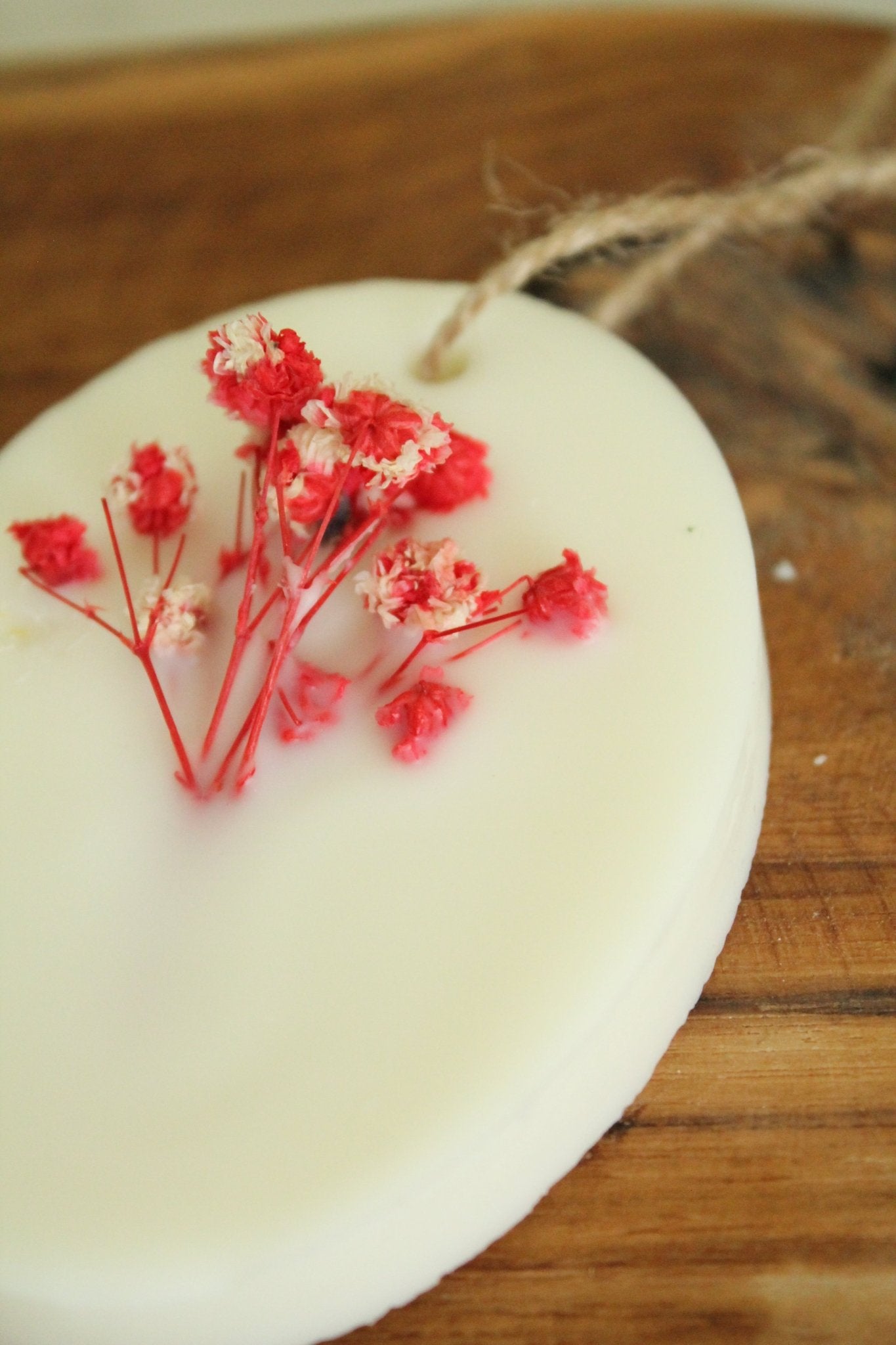 Suspension parfumée – Élégance naturelle & parfum de Grasse fleur séchées - L'Atelier Douceurs & Senteurs