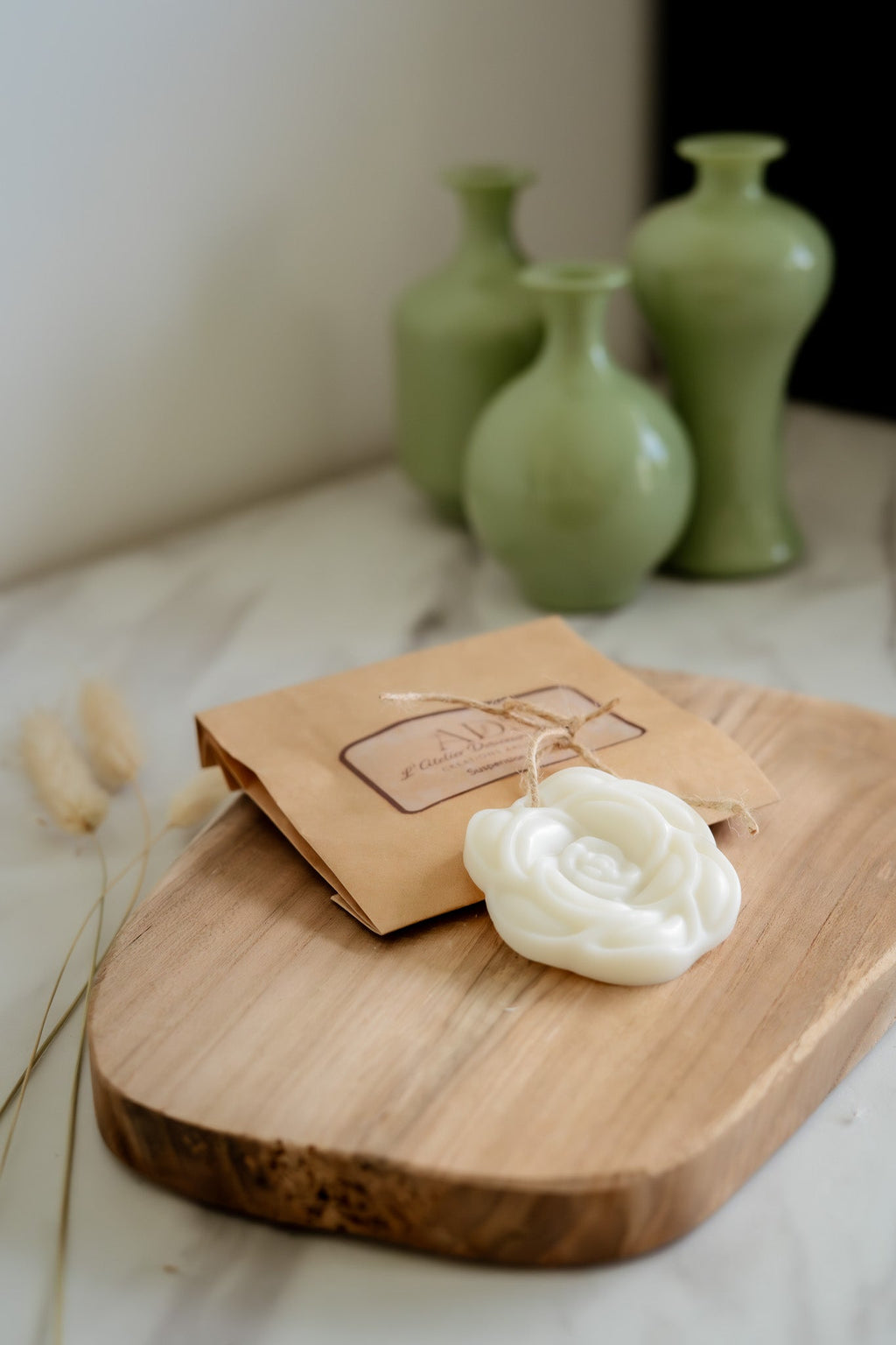 Suspension parfumée fleur – Élégance naturelle & parfum de Grasse - L'Atelier Douceurs & Senteurs